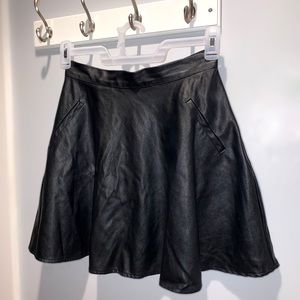 Faux leather, High waisted mini skirt!